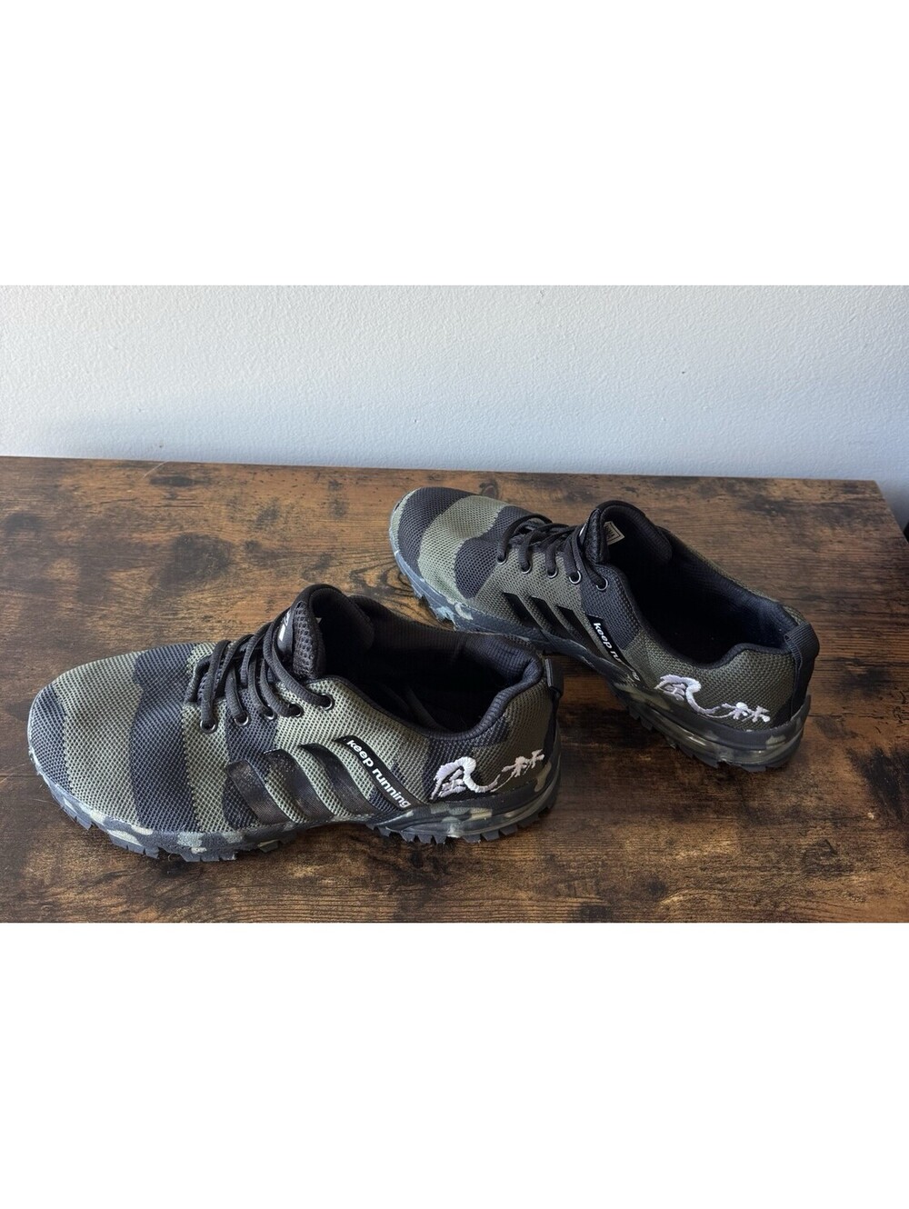 Air Cushion Fly-Running Shoes-Camo-kanji On Heel-AU44 (Men’s 10.5)